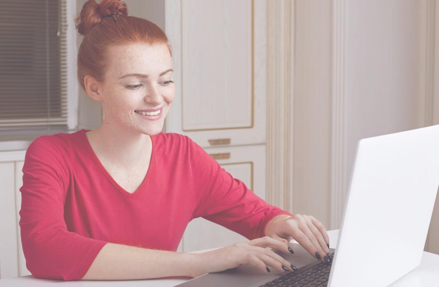 Zufriedener Kunde nach erfolgreicher Finanzberatung